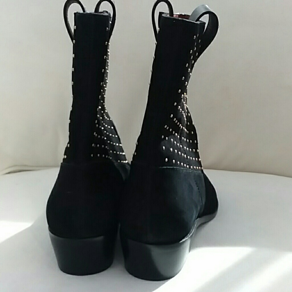 Rebecca Minkoff Sz8 Black Gold Studded Ankle boots - Picture 2 of 4